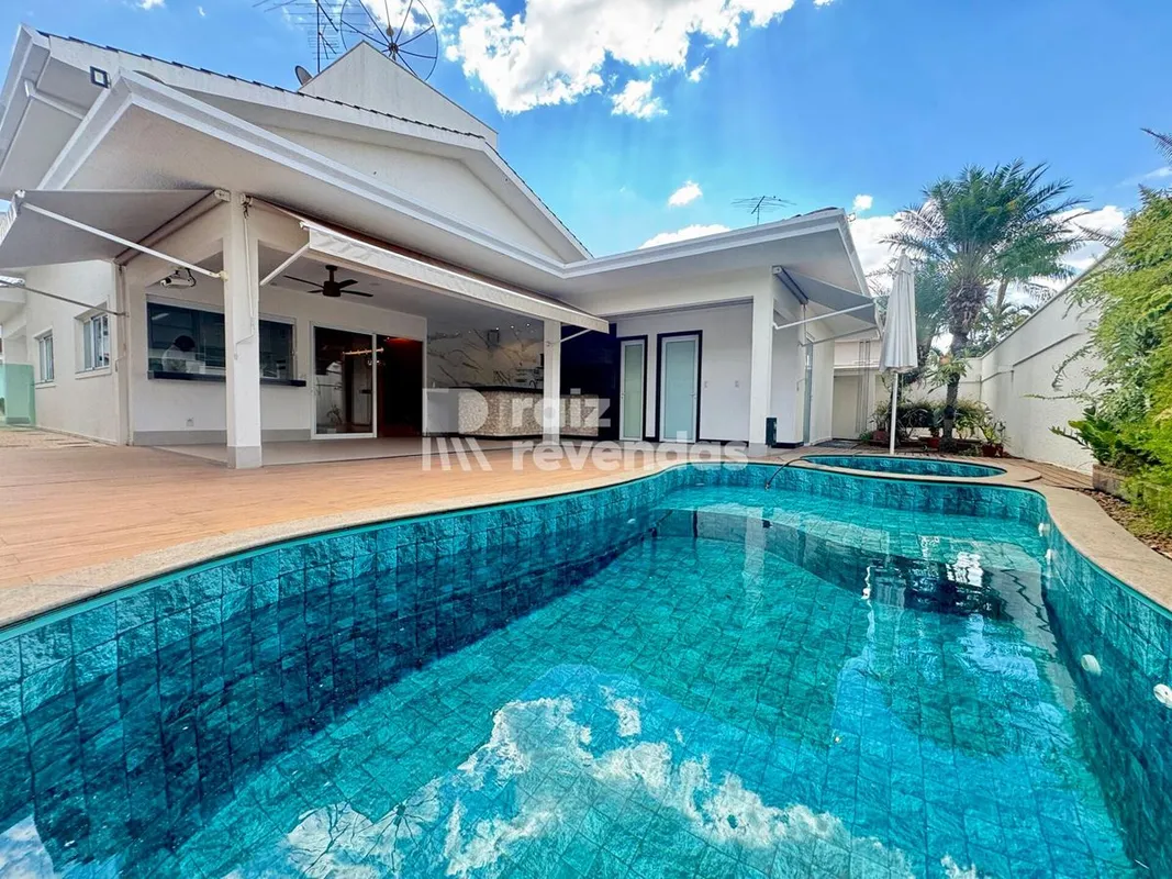 Casa térrea à venda no Residencial Granville, em Goiânia, com 231,03 m² de área ...