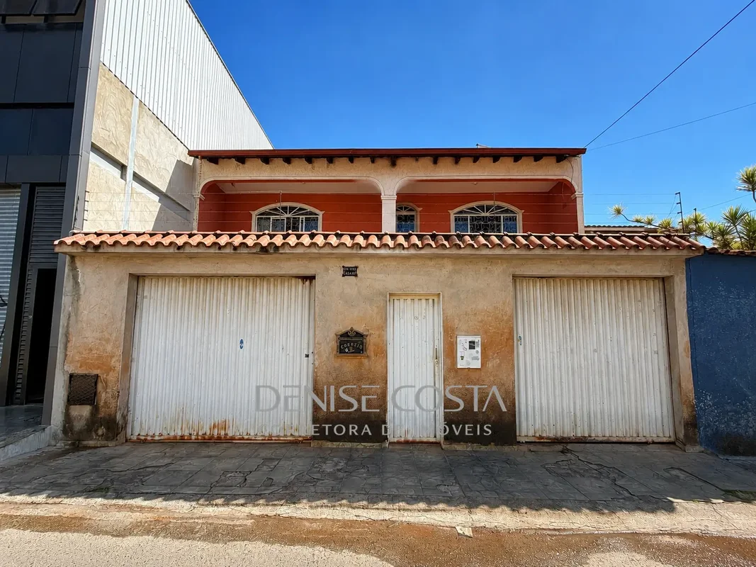 CASA SOBRADOQNH 13Estilo colonialExcelente para comércio LOTE: 150 m² Área const...