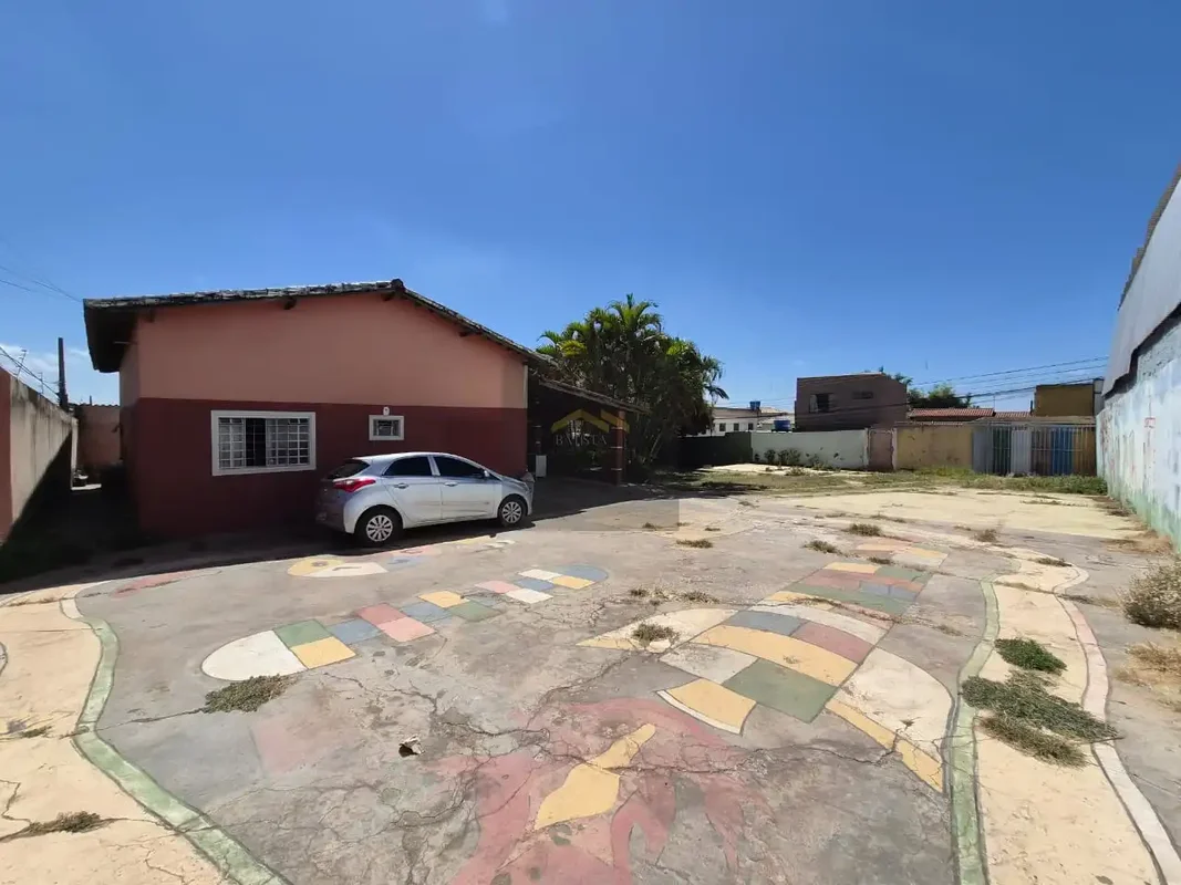 Batista Soluções Imobiliárias vende lote com 850 m², localizado em condomínio co...