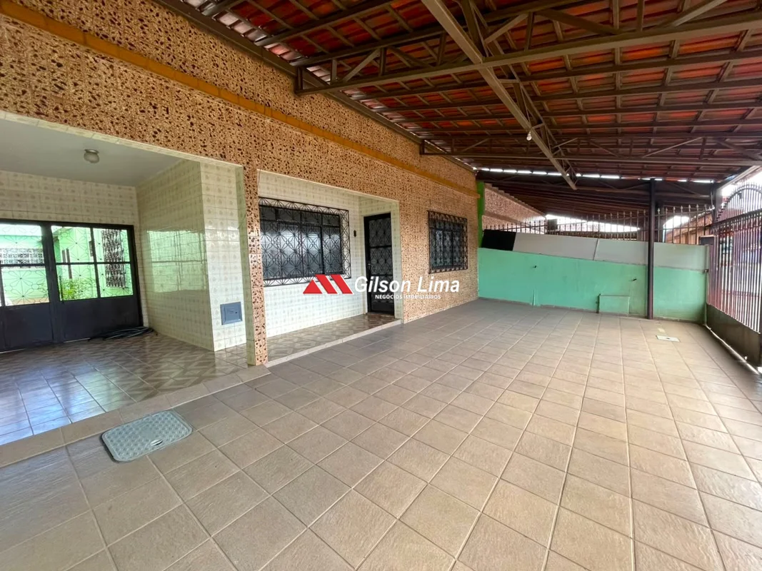 ** Lote 330 m2 - Casa frente 4 quartos + fundos com 3 quartos - C/Habite-se - NA...