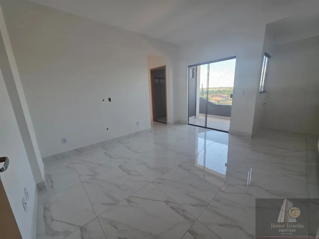 Rua 3/8, vista livre, armários, suíte, varanda tipo garden e garagemApartamento ...