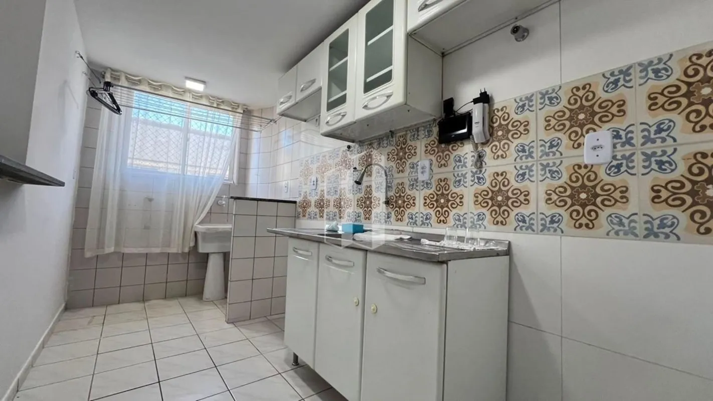 ? 2 quartos com armários 1 banheiro? Cozinha americana? Sala Área de serviço 1 v...