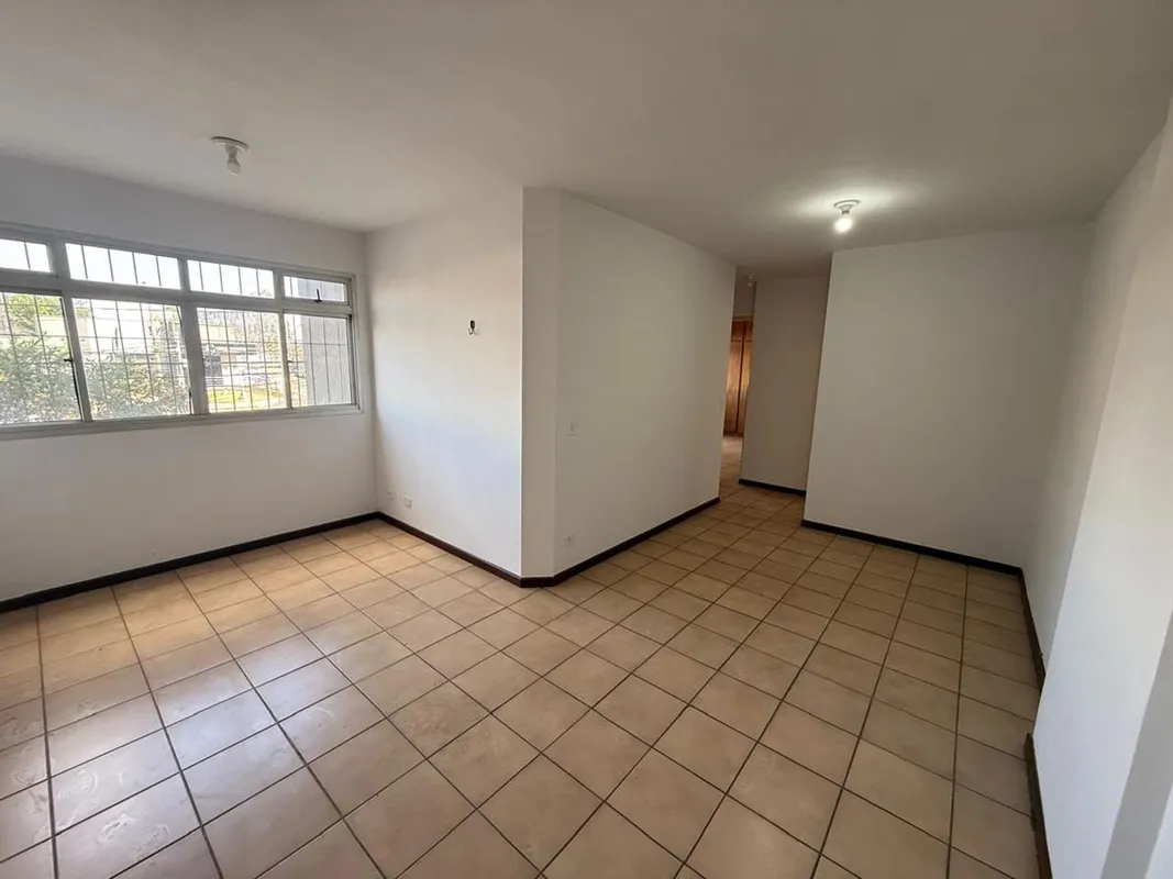 2 quartos, banheiro social, sala, cozinha, area de serviço, banheiro de serviço ...