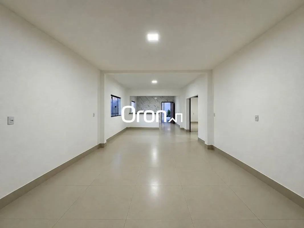 CÓDIGO DO IMÓVEL: CA2331LOCALIZAÇÃO:Com fácil acesso à BR-060.AMBIENTES:Sala de ...