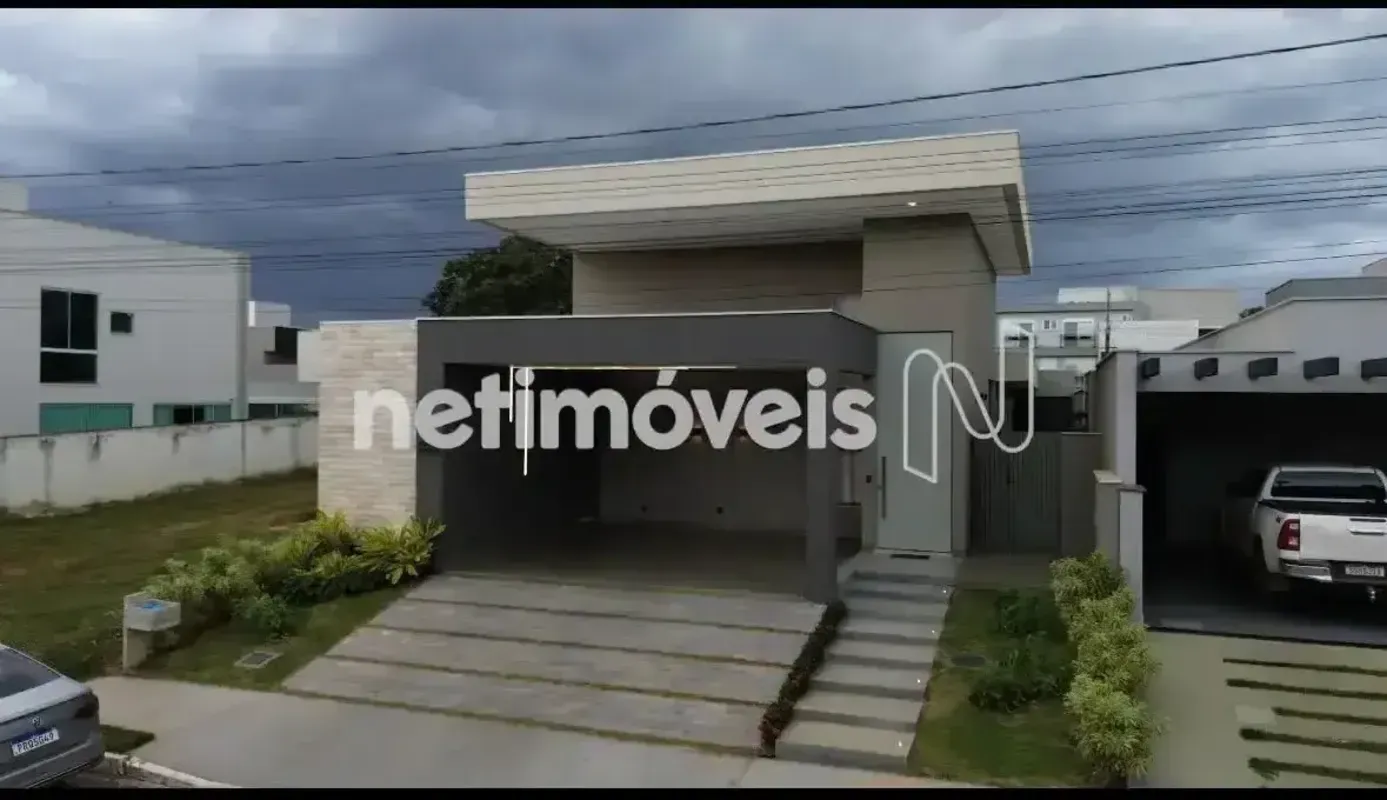 CASA EM CONDOMINIO:100% revestido, guarita com portaria 24 horas, lazer completo...
