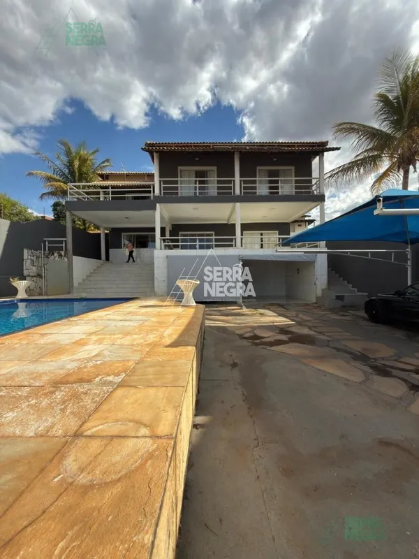 Casa ampla e sofisticada, localizada em Arniqueiras, Conjunto 5, próxima ao Park...