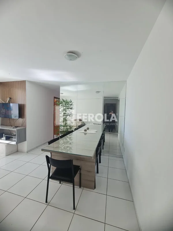 Descubra um apartamento confortável e estratégico no coração de Águas Claras. Lo...