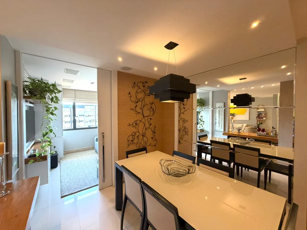 REFORMADO APARTAMENTO 3 QUARTOS ASA NORTE - DENISE ZUBA - ANDAR ALTO - VAZADO - ...
