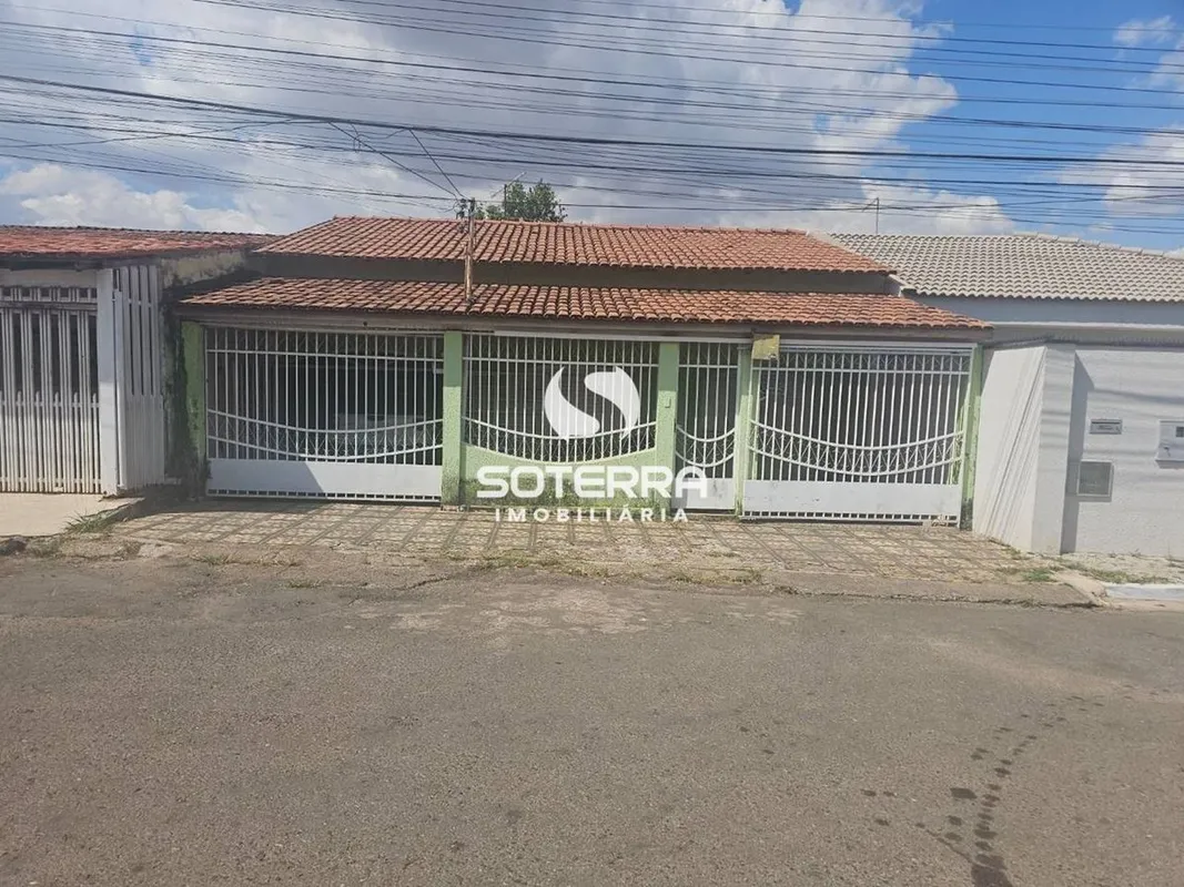 OPORTUNIDADE NA QNJ 45 CASA COM EXCELENTE LOCALIZAÇÃO!Se você procura um imóvel ...