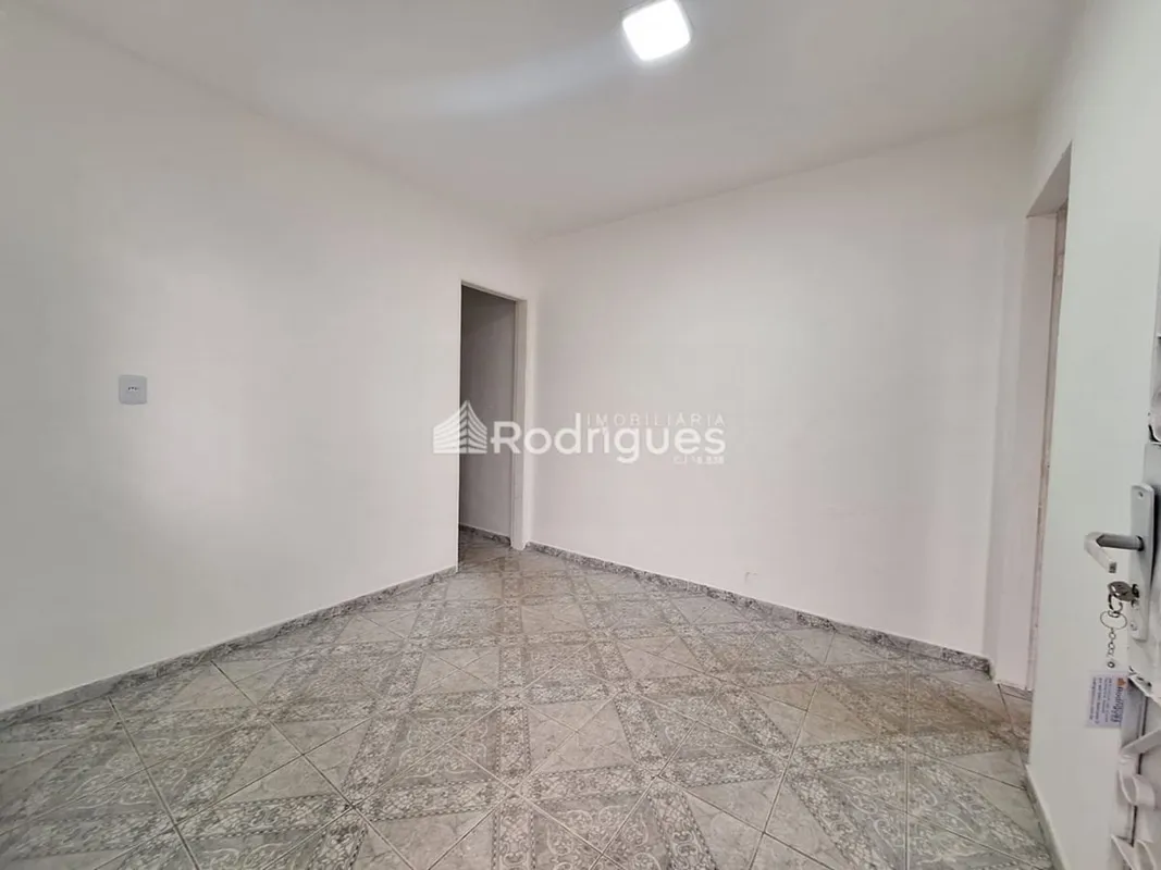 Rodrigues Imobiliária aluga casa na QNN 02 em Ceilândia.Observação: a Kit não é ...