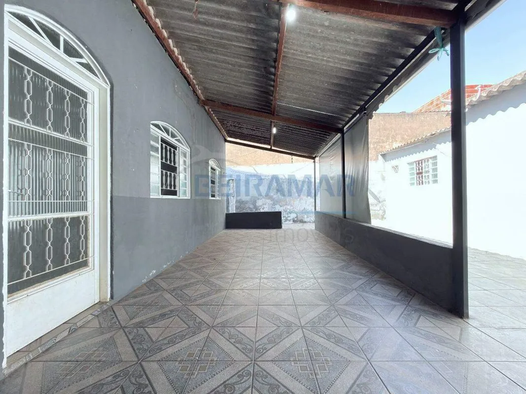 Casa em Arniqueiras com 3 Residências Independentes - Condomínio FechadoImóvel c...