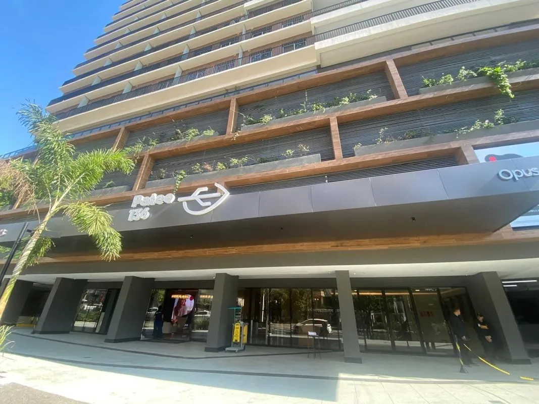 Sala comercial área total 266,60 m², área privativa 151,70 m², Pateo 136 Opus, S...