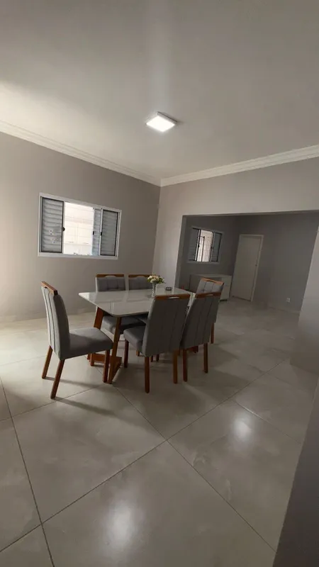 ??? CASA AMPLA À VENDA — EXCELENTE OPORTUNIDADE! ???Se você procura uma casa esp...