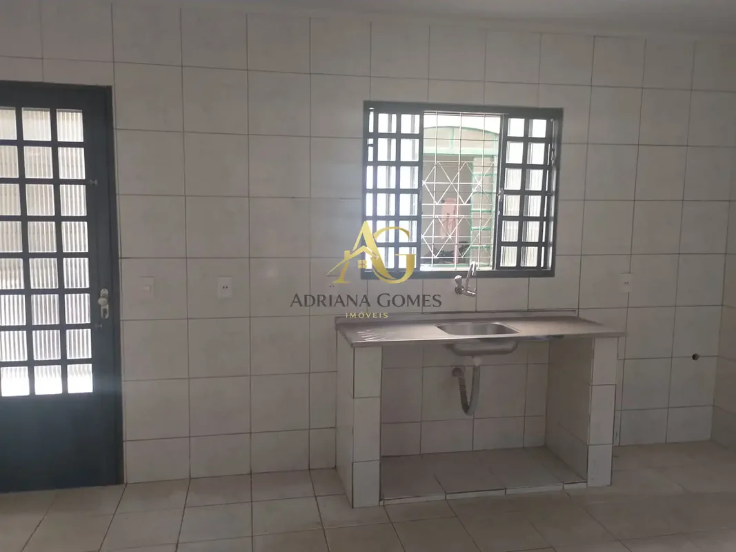 Oportunidade!Venda apenas À VISTA.Casa em lote de 90m², uma ótima opção para que...