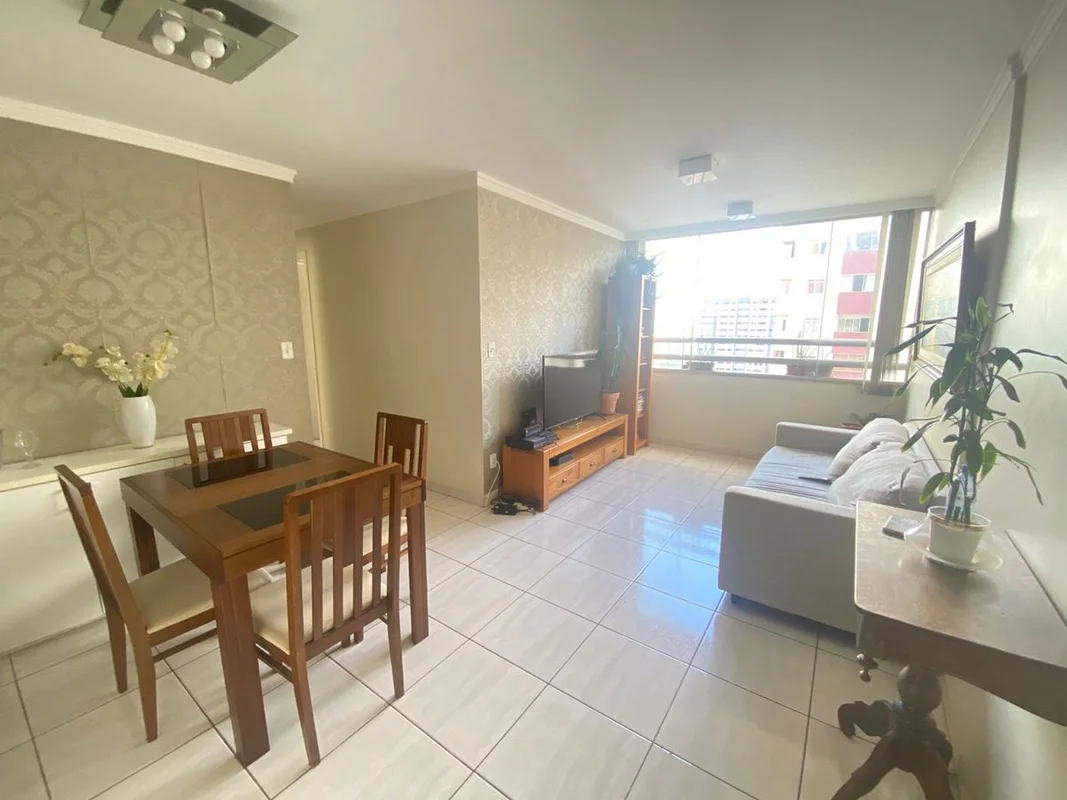 Descubra um apartamento confortável e bem localizado na Avenida Parque Águas Cla...