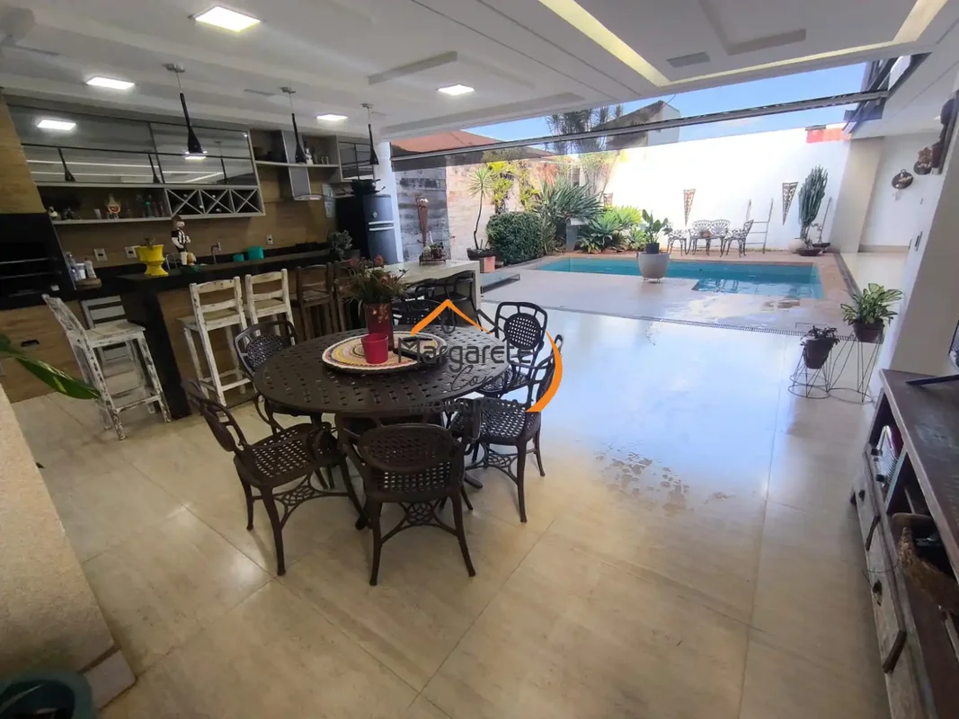 Imobiliária Margarete Corrêa vende casa no Condomínio Jardim América.DF 425 (Gra...