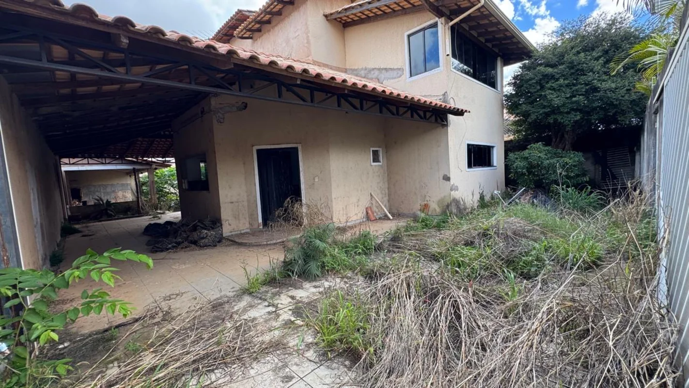 Imóvel residencial no condomínio RK, de dois pavimentos, construído em alvenaria...