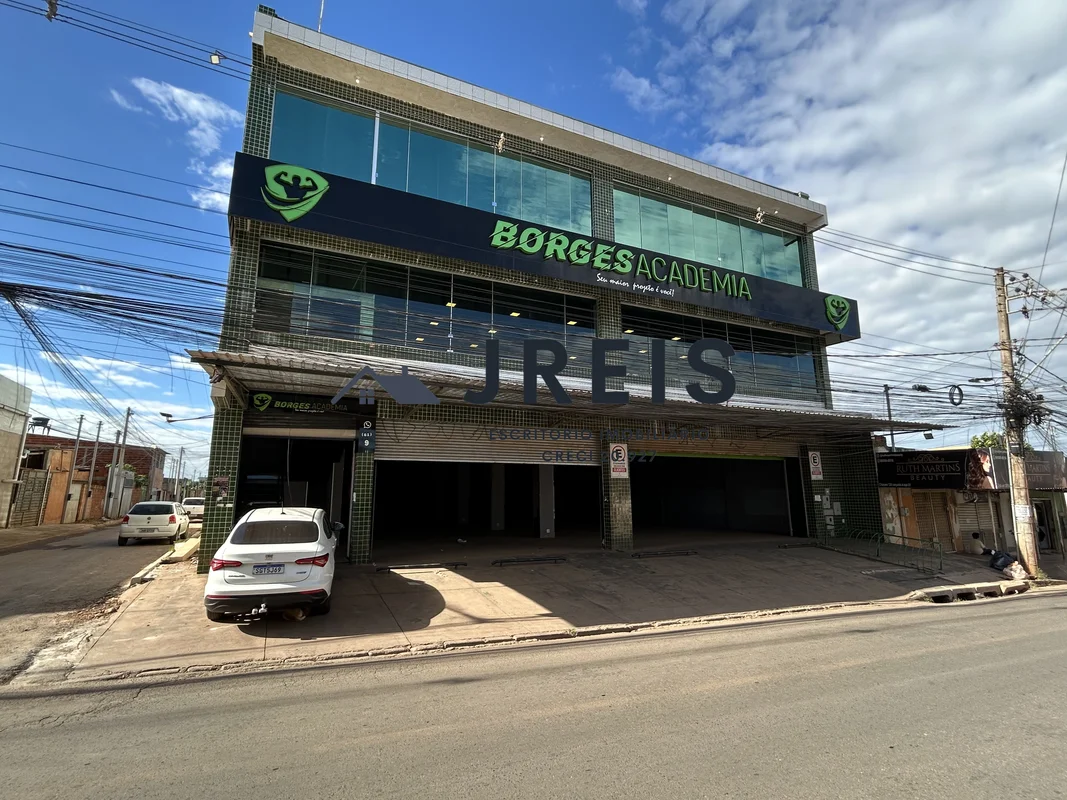 JREIS ESCRITÓRIO IMOBILIÁRIOLocalização:O imóvel está situado na Avenida Vitória...