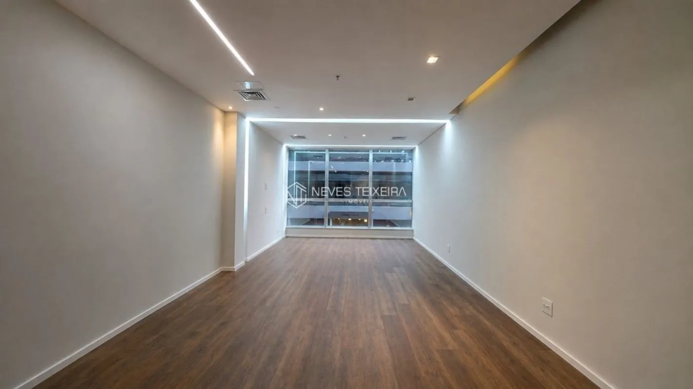 NEVES TEIXEIRA IMÓVEIS ALUGAExcelente sala comercial no Centro Empresarial Parqu...