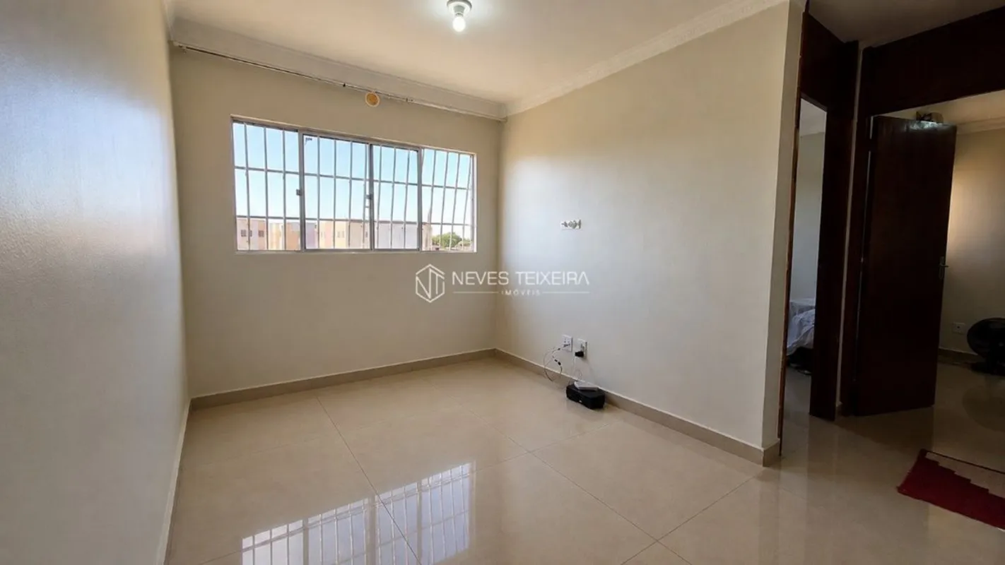 NEVES TEIXEIRA IMÓVEIS ALUGAExcelente apartamento para locação na QS 27, no Riac...
