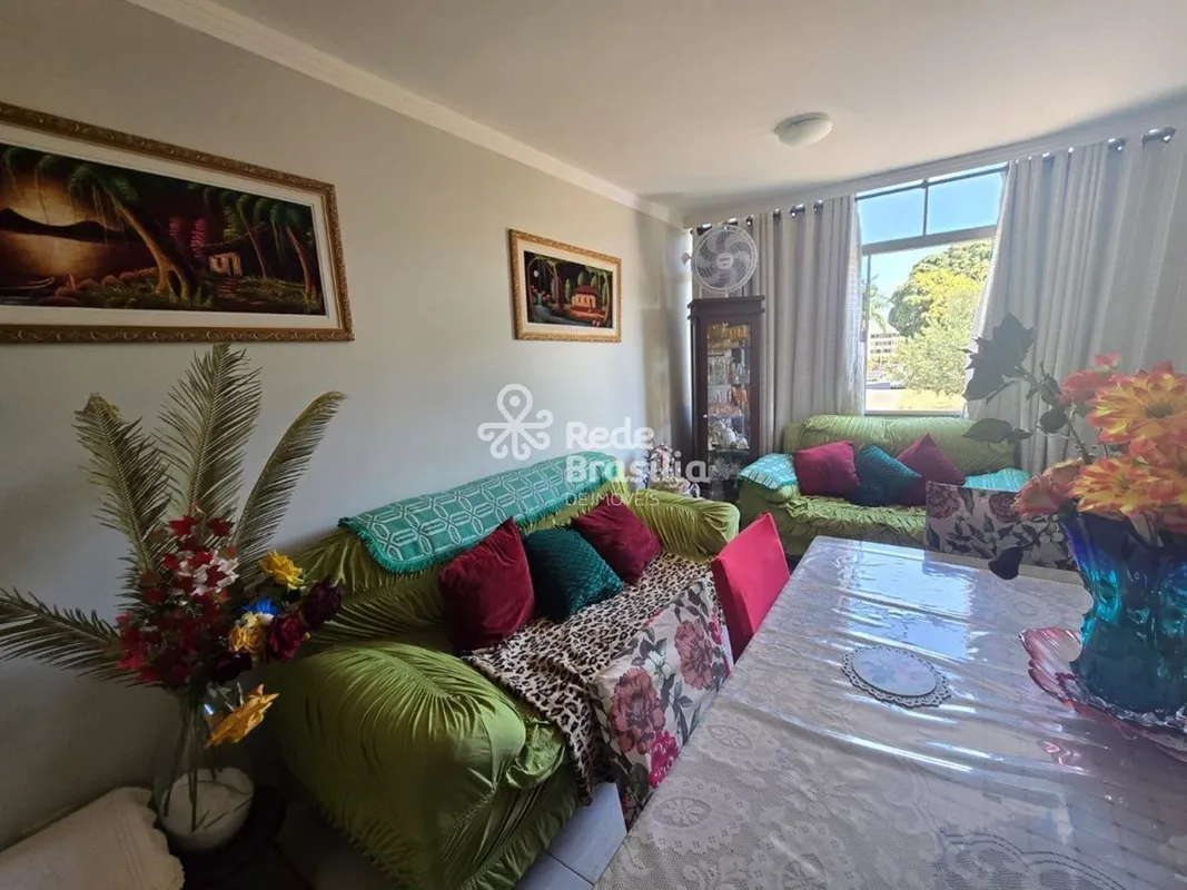 Apartamento de 02 quartos, no primeiro andar, vazado, com 56m² de área privativa...