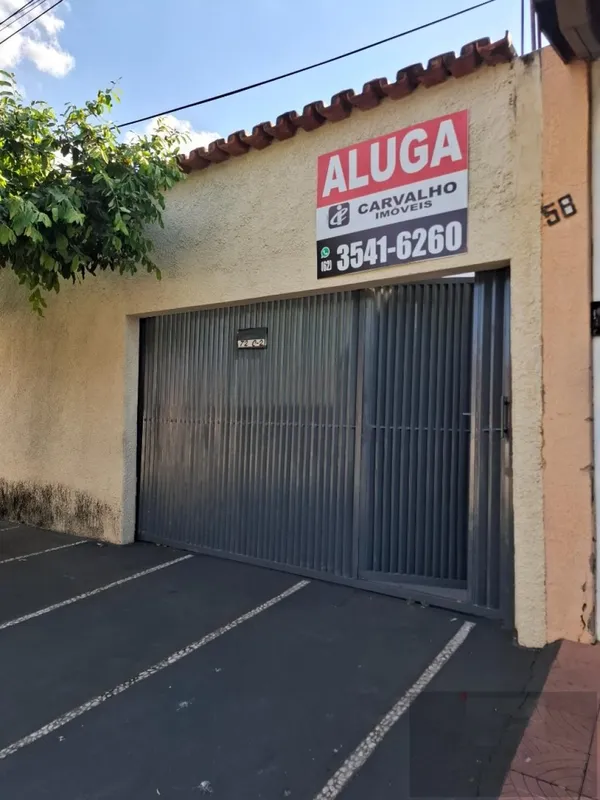 Casa com 2 suítes, com ambientes bem distribuídos e funcionais.O imóvel conta co...