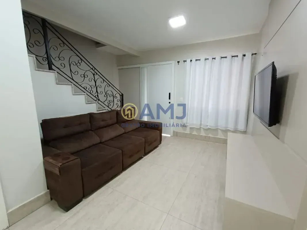 Sobrado Semi-Mobiliado para Locação no Residencial Havaí 2 Suítes, Energia Solar...