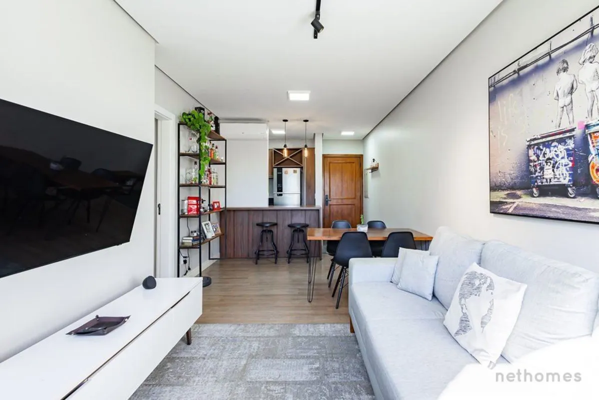 Há imóveis que oferecem espaço. Outros conquistam pelos detalhes. Este apartamen...