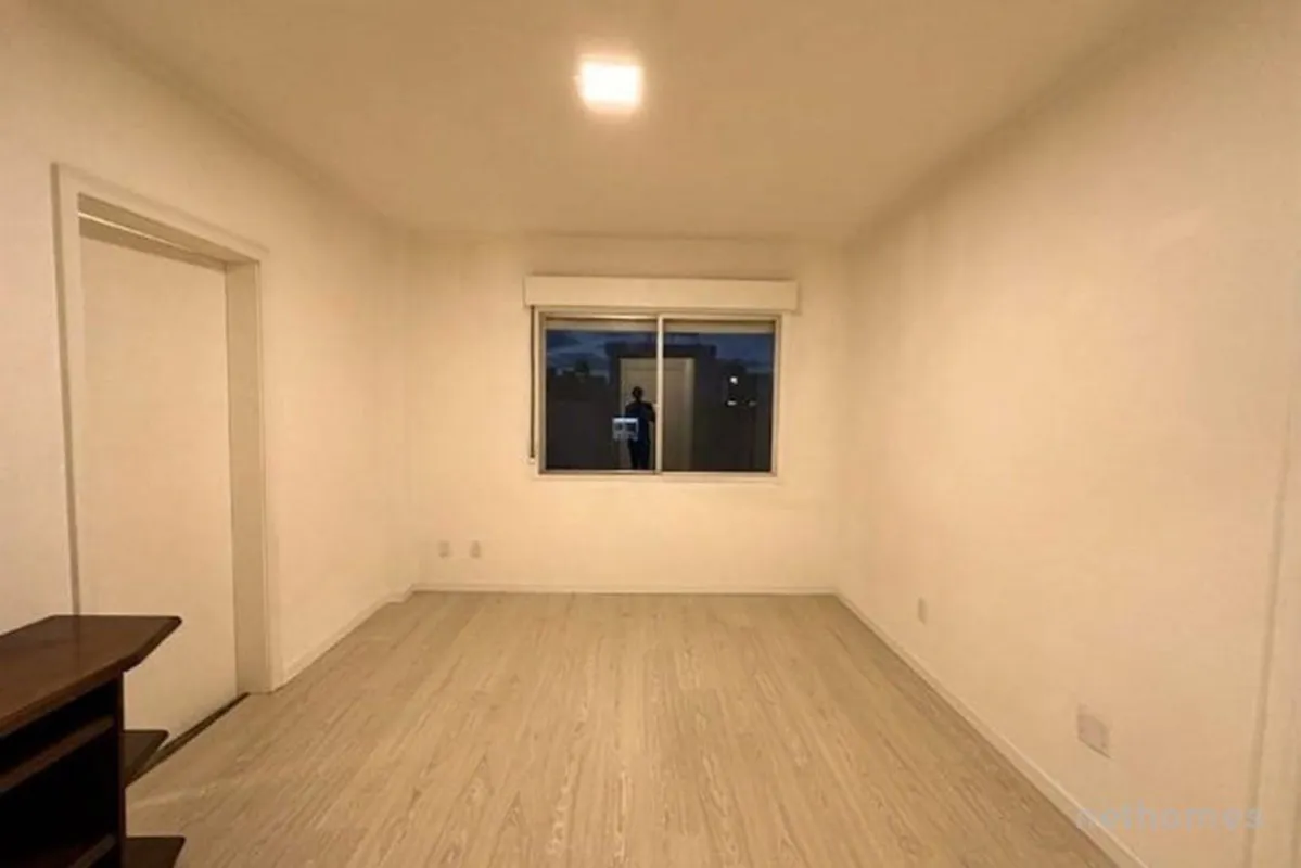 Seja bem-vindo ao seu novo lar em Canoas! Este charmoso apartamento situado na A...