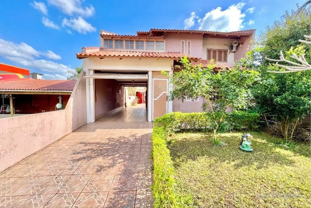 Sobrado com 4 Dormitórios 2 suítes e Piscina, Espaço Gourmet e Excelente Localiz...