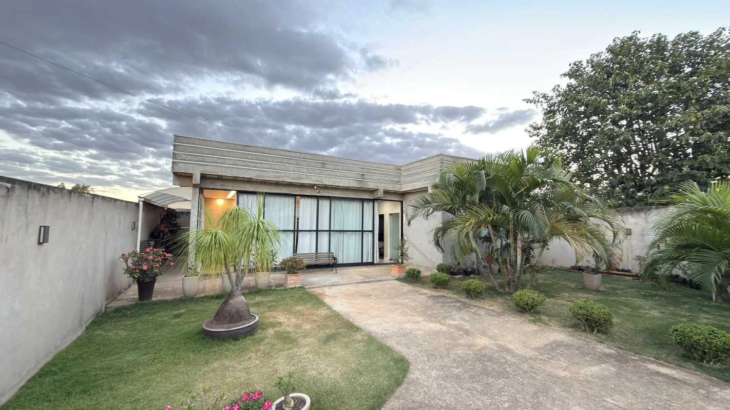 Madel Imobiliária vende apartamento na Quadra 04 de Sobradinho.DESCRIÇÃO:2 quart...