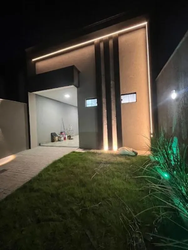 Casa moderna e espaçosa, perfeita para receber amigos e família, com um projeto ...