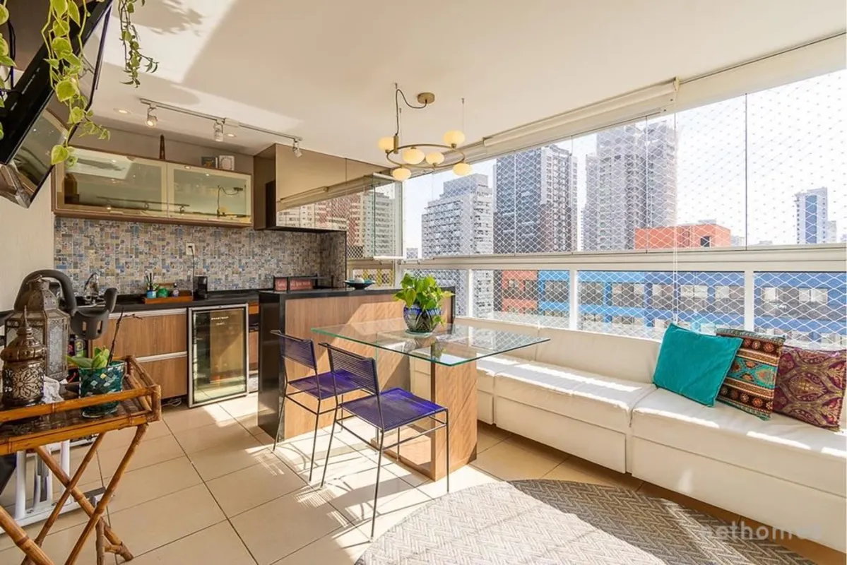 Apartamento moderno, arejado, com iluminação natural o dia todo e muito bem dist...
