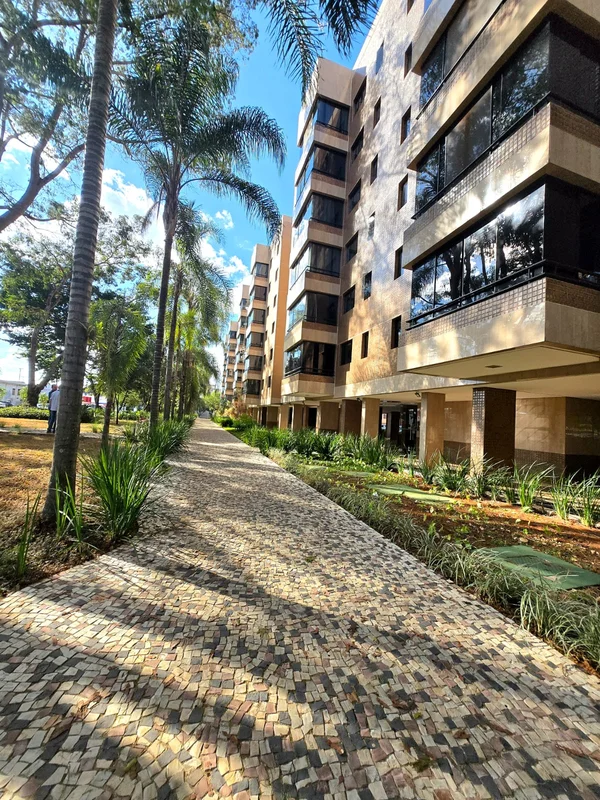 Descubra um apartamento no coração de Brasília, na SQN 305 Bloco I, ASA NORTE, c...