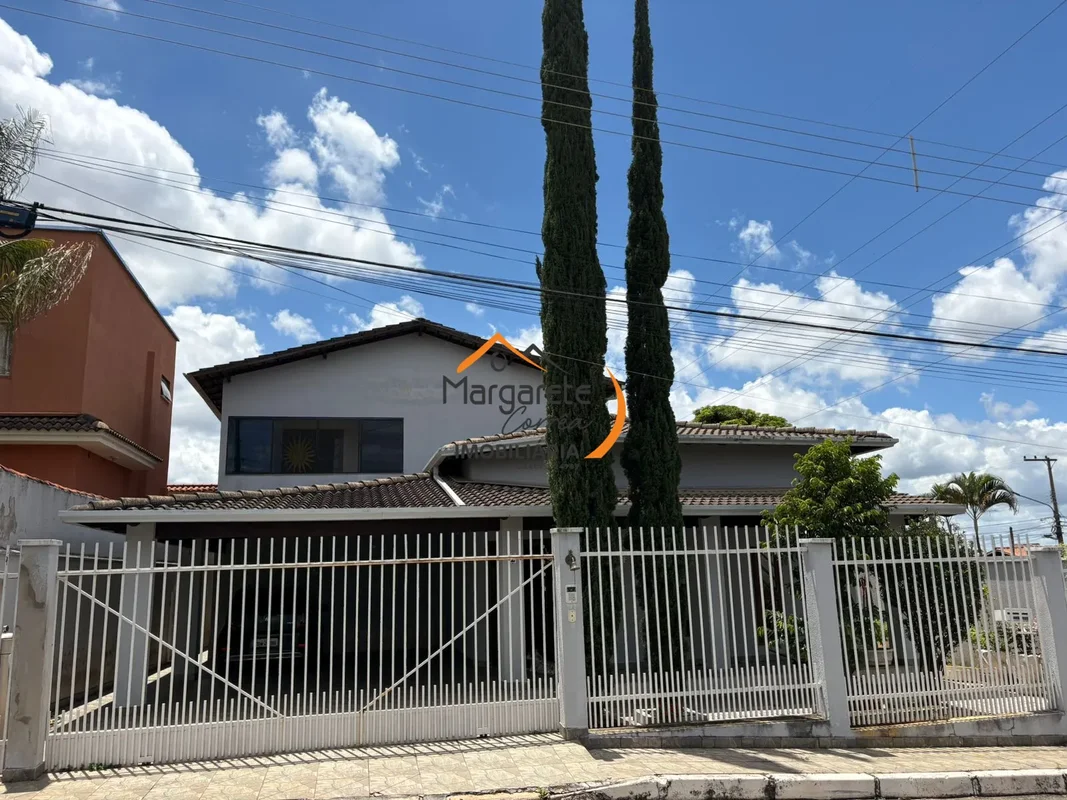 Imobiliária Margarete Corrêa vende casa no Condomínio Jardim Europa 1*Aceita kit...