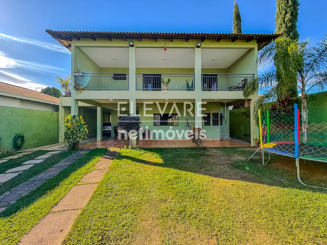 CASA DE 3 PAVIMENTOS COM 473m² NO CONDOMÍNIO LÍRIO DO CERRADO – VICENTE PIRESCas...