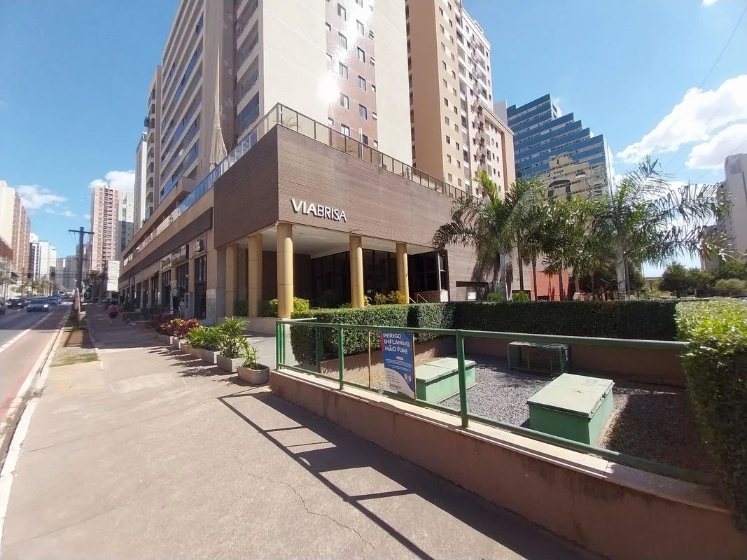 AV DAS ARAUCÁRIAS - ED. VIA BRISA - ÁGUAS CLARASExcelente ponto comercial, local...