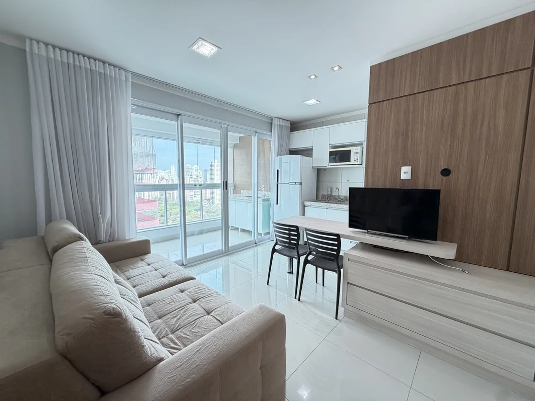 Vendo apartamento, Completo em mobília, com vista para o Parque Vaca Brava. No E...