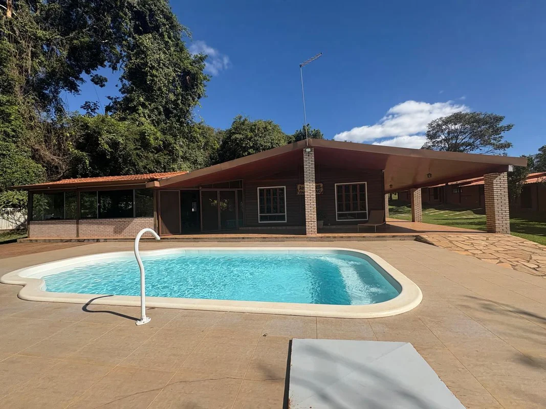 CHÁCARA À VENDA – SÃO SEBASTIÃO/DF Excelente oportunidade para quem busca espaço...