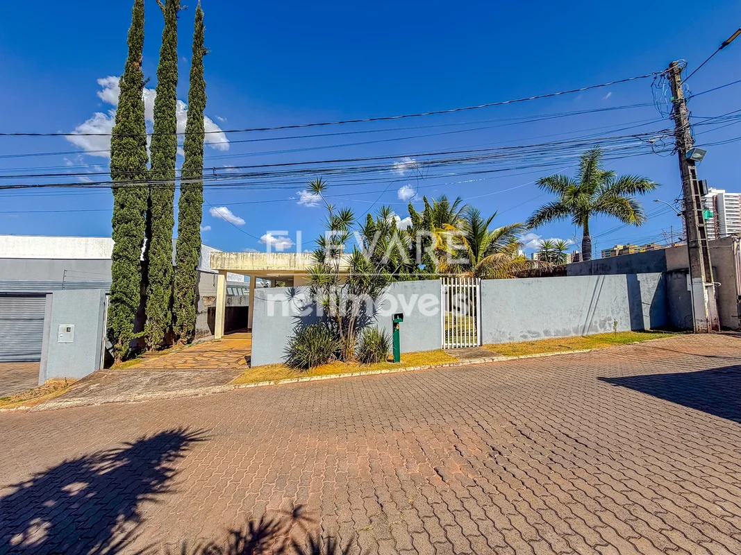 LOTE COMERCIAL/RESIDENCIAL COM 711M² EM ARNIQUEIRA – DE FRENTE PARA ÁGUAS CLARAS...