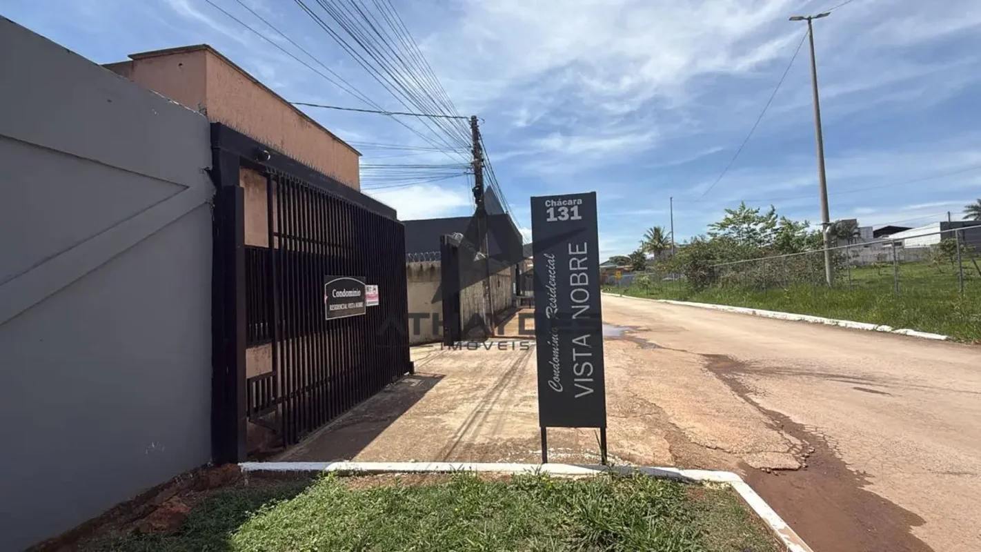 Olha esta casa no Condomínio Arniqueiras, situado na SHA Conjunto 5 Chácara 131,...