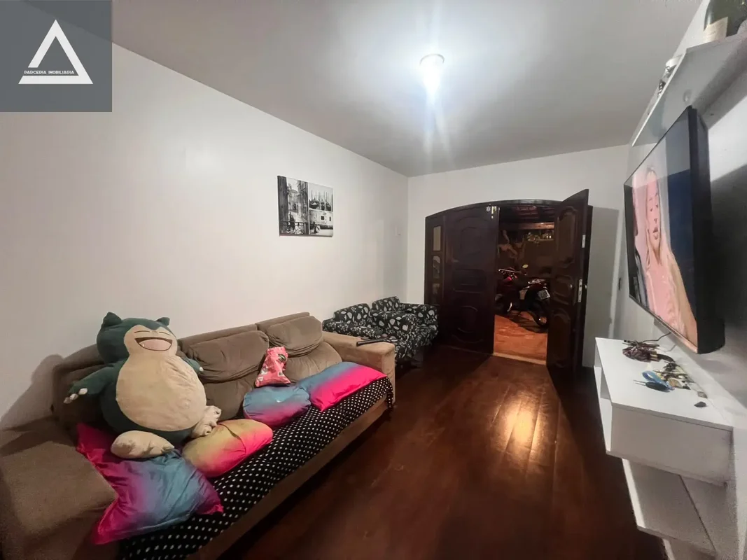 Descubra o conforto de morar na QR 205 Conjunto H, em Santa Maria, DF. Essa casa...
