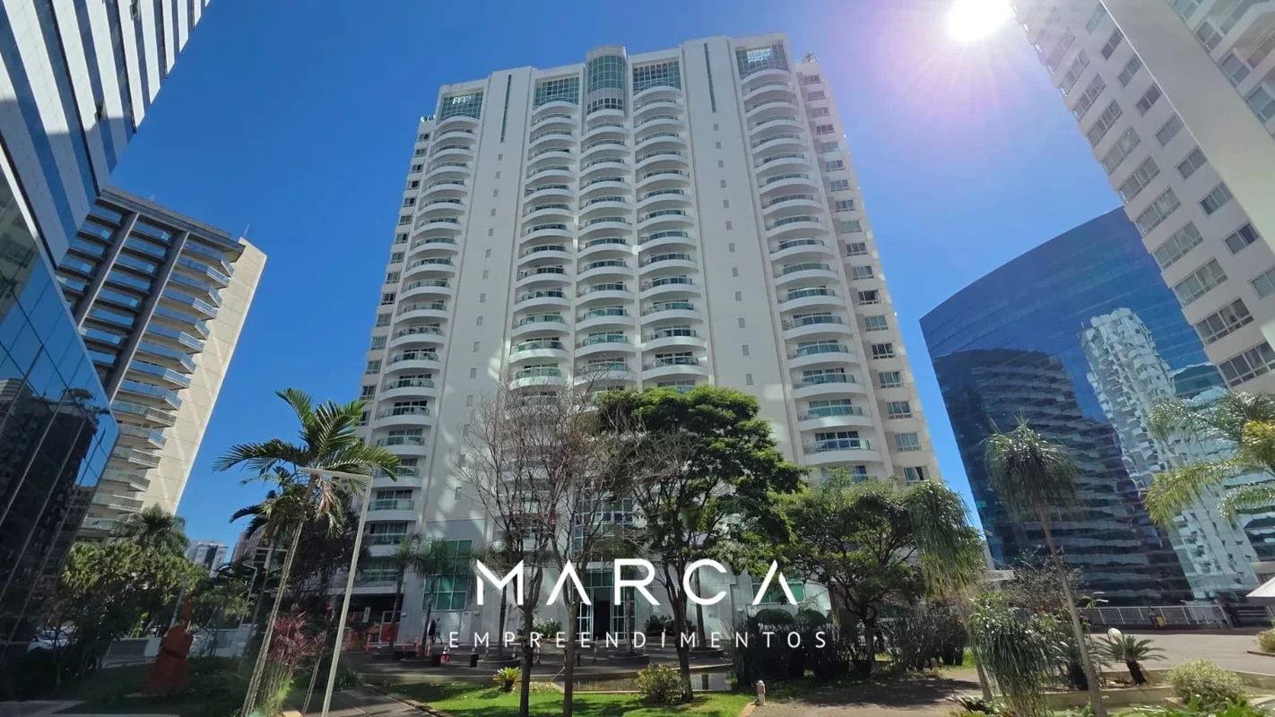 Apartamento no ed. Biarritz mobiliado e decorado! Com direito a garagem coberta ...