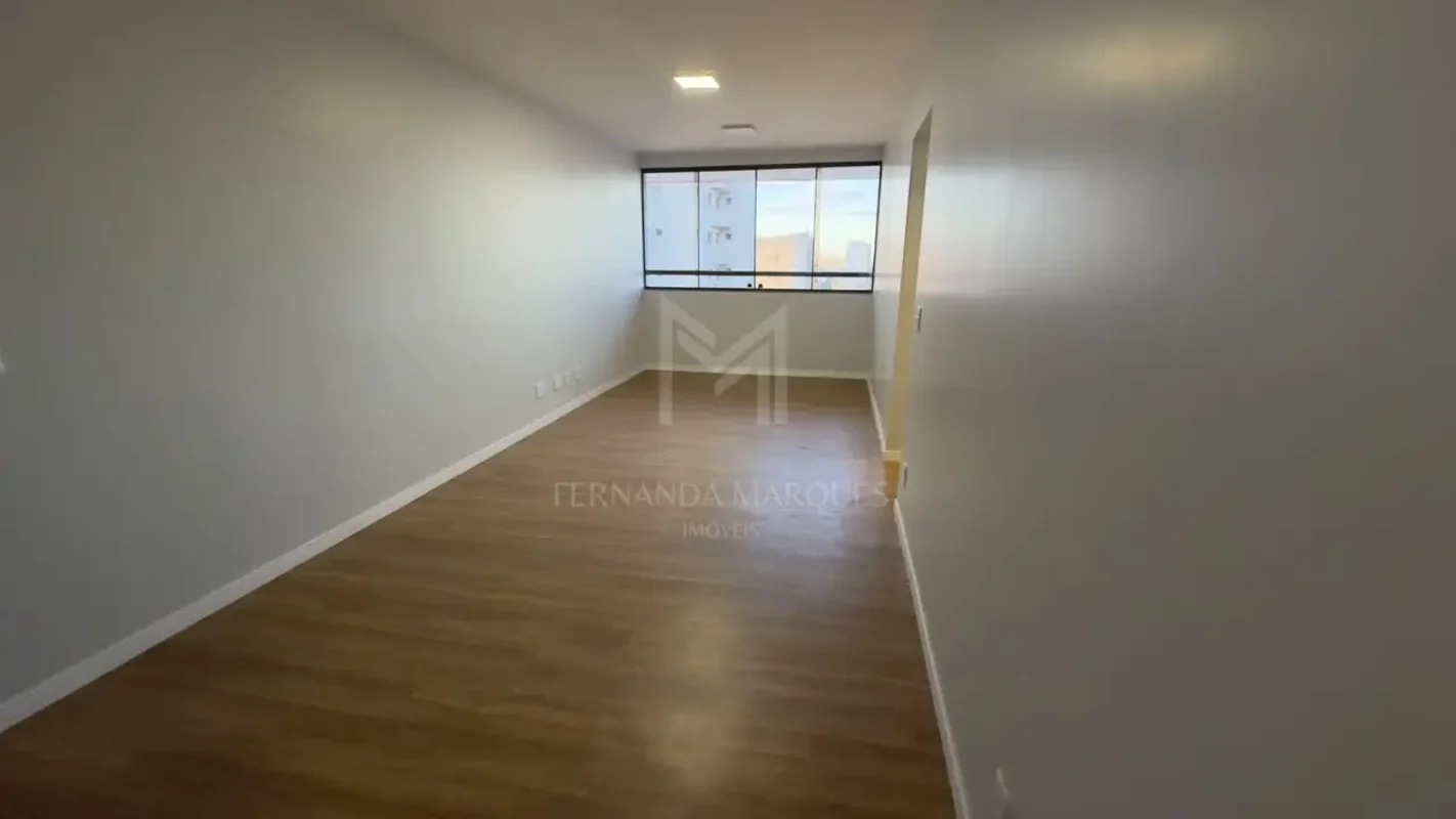 Fernanda Marques vende lindo apartamento desocupado e pronto para morar em Águas...