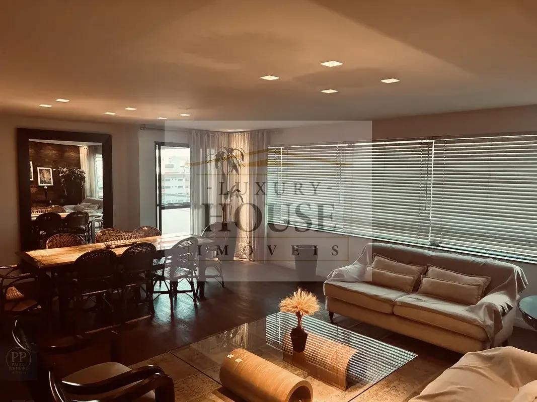 Descubra uma cobertura exclusiva na SQN 213 Bloco G, ASA NORTE, Brasília. Com 46...