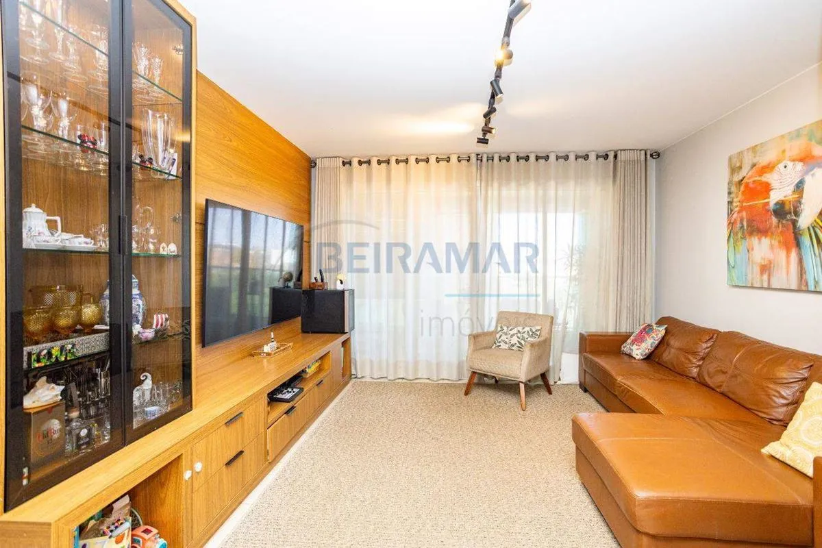Distribuição do ImóvelSala de Estar-Sala ampla para diversos ambientes-Varanda i...