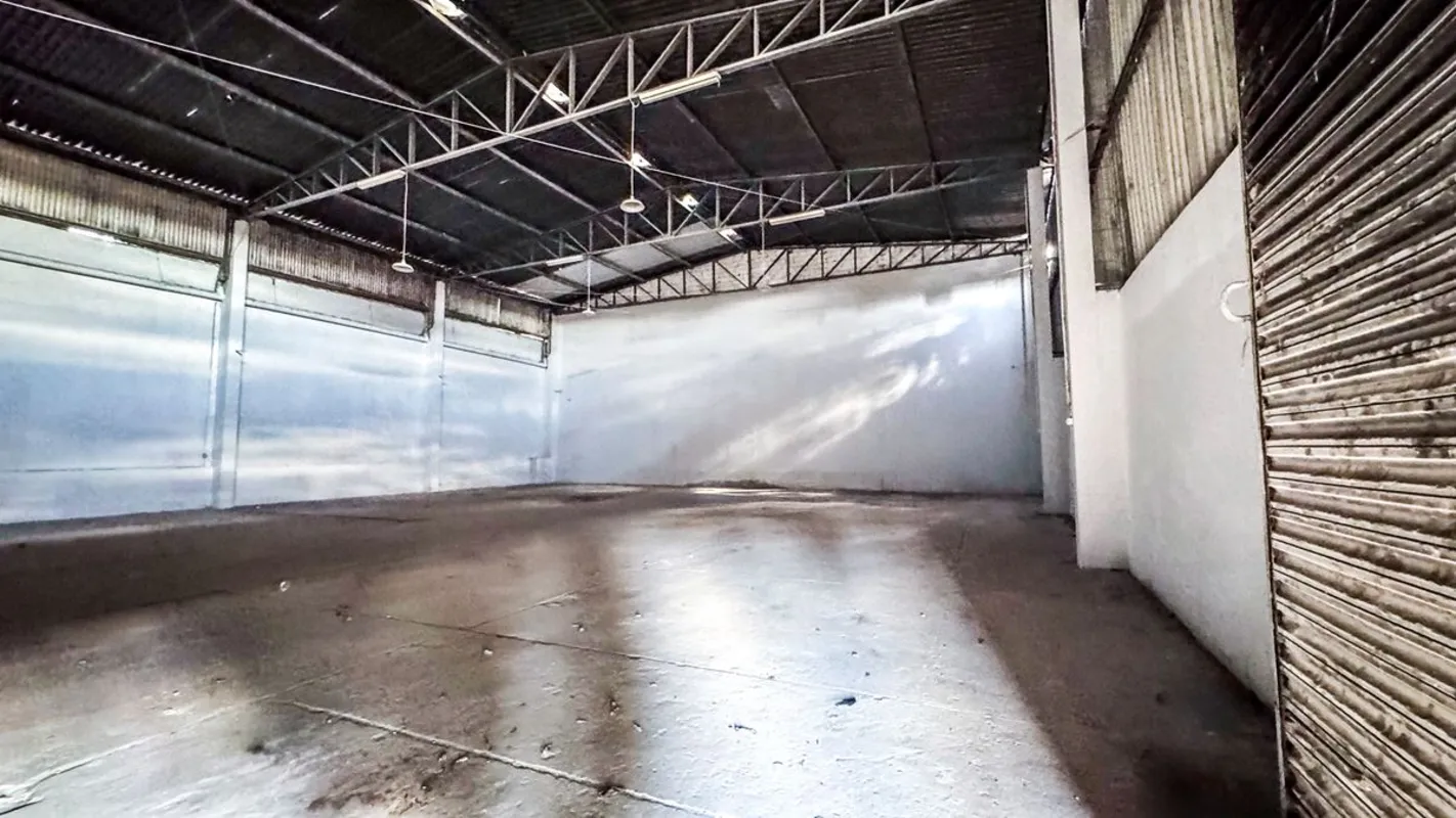 GalpÃ£o com 400mÂ² , este imÃ³vel oferece a metragem ideal para diversas operaÃ§...