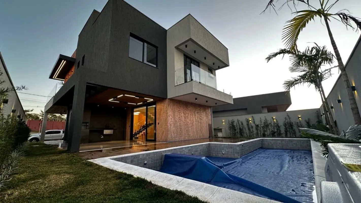 Sobrado em estilo moderno no Residencial Jardins Barcelona, em Senador Canedo, c...