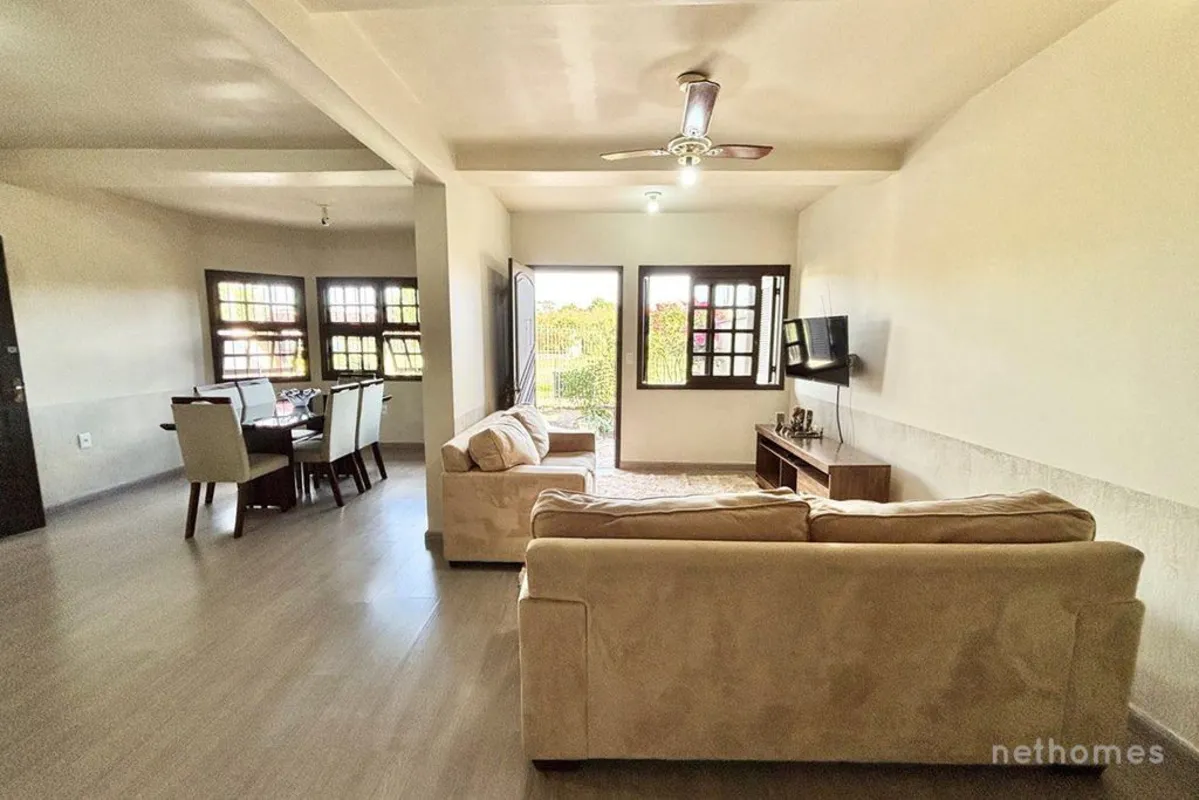 Imagine morar em uma casa ampla, confortável e com um privilégio cada vez mais r...