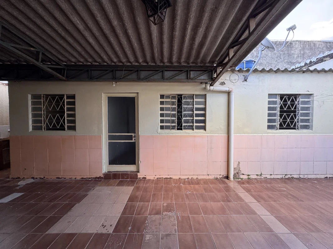 Alugo casa com 2 Quartos em Ceilândia NorteQNN 7 Conjunto J- 2 Qts- Cozinha- Cop...